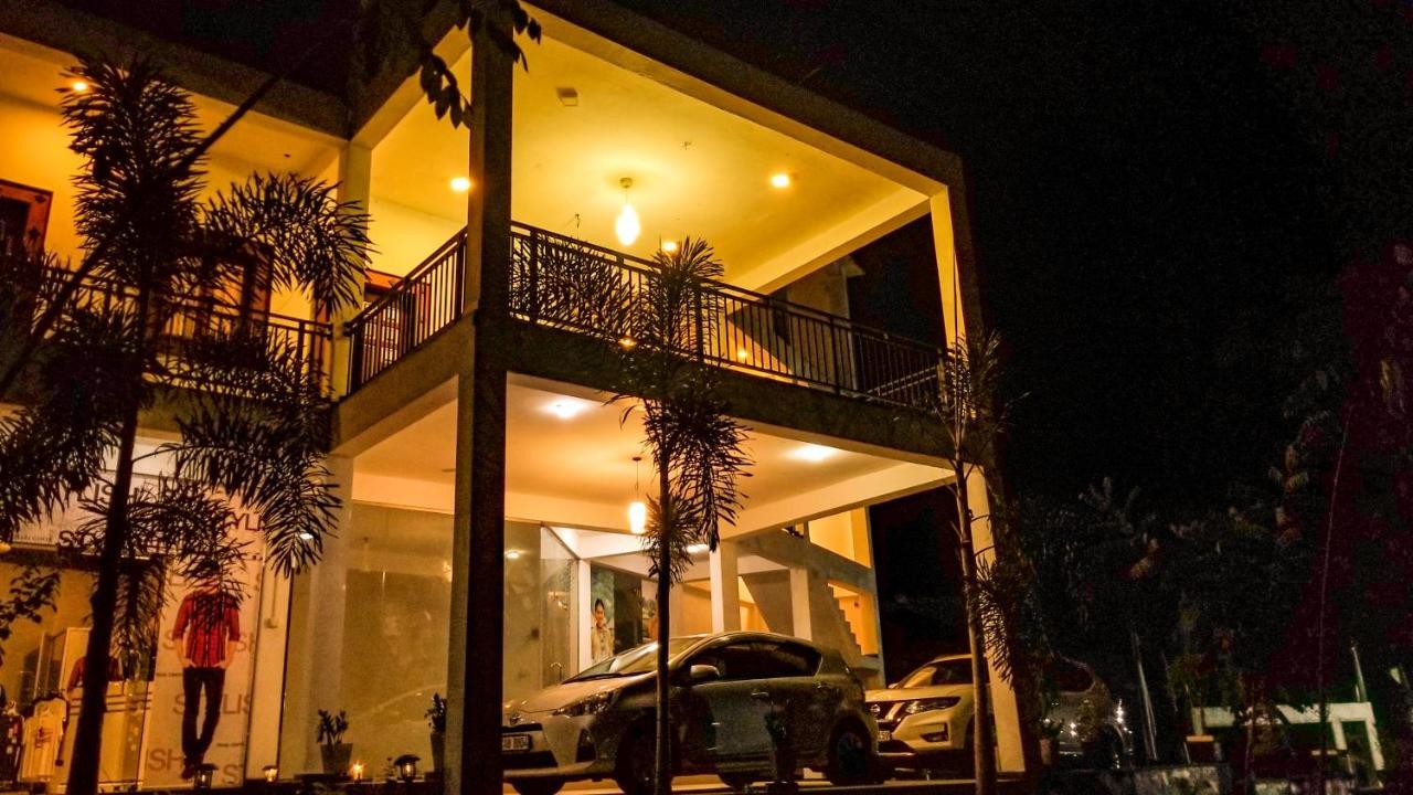 Akoya Pearl Ratnapura Exterior photo